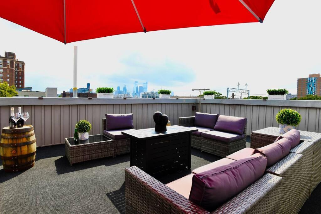 Yanne'S Place - Dual-Lounge Philadelphia Exterior photo